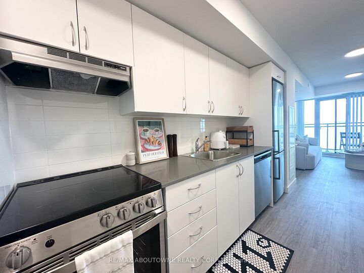Property Photo:  375 South Street 630  ON N6B 0A5 