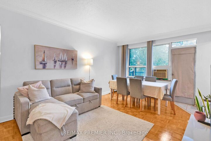 Property Photo:  4 Hartham Place 5  ON M3K 1P3 