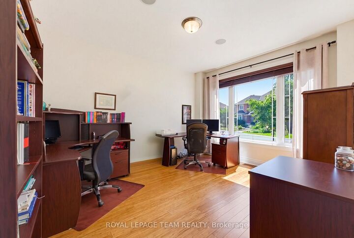 Property Photo: 7 Tradewinds Drive ON K2G 6Y4