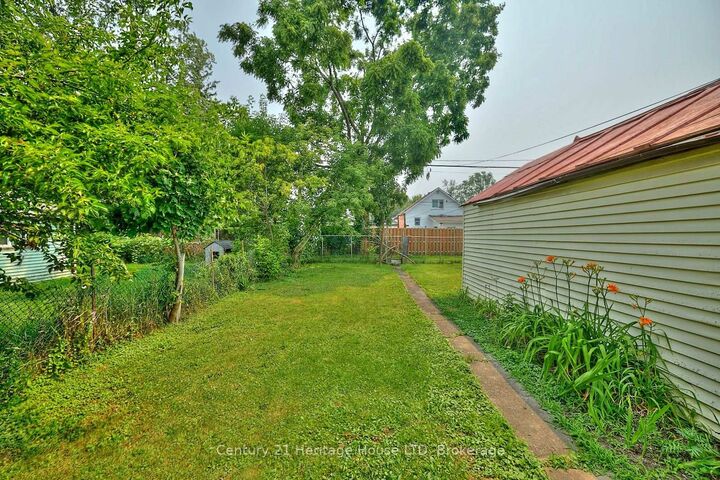 Photo de la propriété:  231 Dufferin Street  ON L2A 2T7 