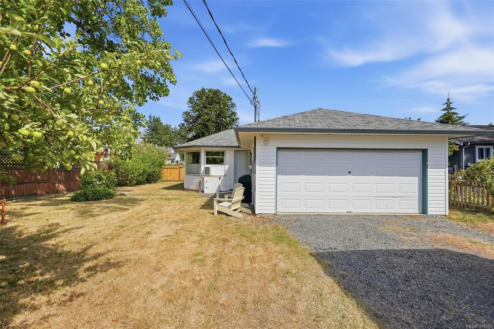 Property Photo: 403 Watfield Ave BC V9R 3P6