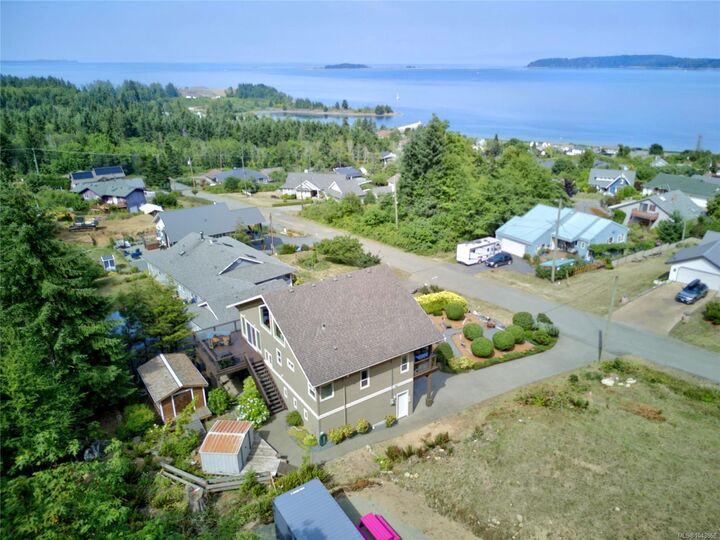 Property Photo: 5633 6th St BC V0R 3B0