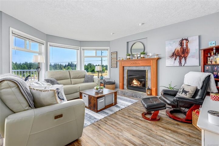 Property Photo: 2207 June Rd BC V9J 1X9