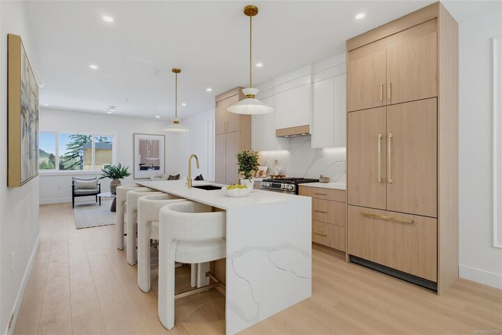 Property Photo: 833 Blackbird Pl BC V9B 0E7