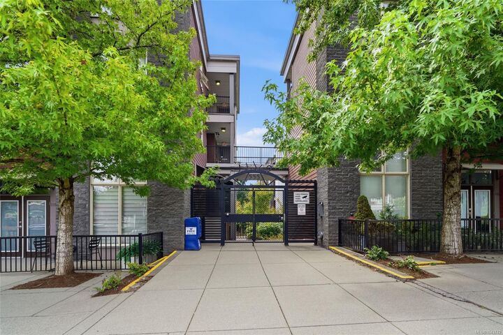 Property Photo: 555 Franklyn St #304 BC V9R 2X9