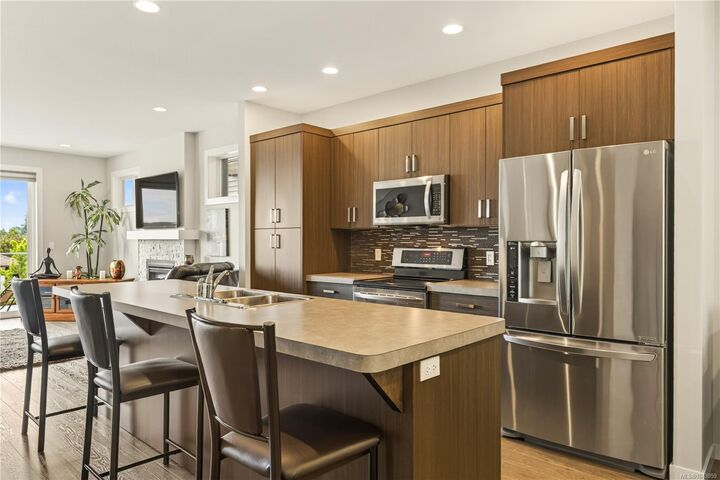 Property Photo: 5118 Dunn Pl BC V9T 0J2