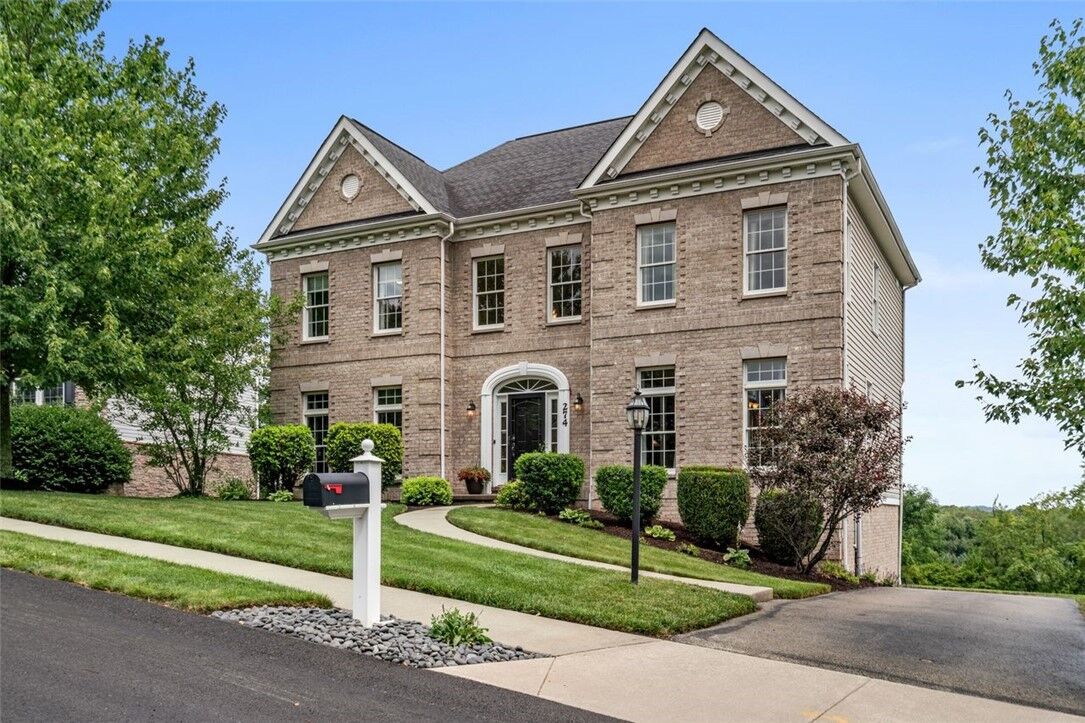 Property Photo:  274 Estates Dr  PA 15044 