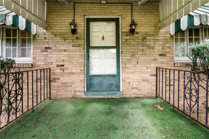 Property Photo:  434 Fairview Rd  PA 15052 