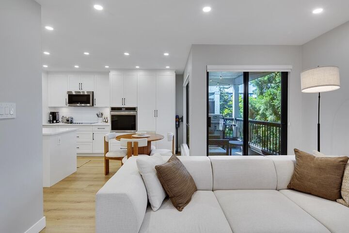 Property Photo: 1877 W 5th Avenue 303 BC V6J 1P5