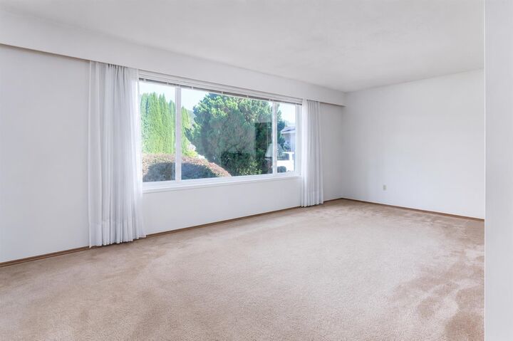 Property Photo: 9835 Angus Drive BC V2P 6A8