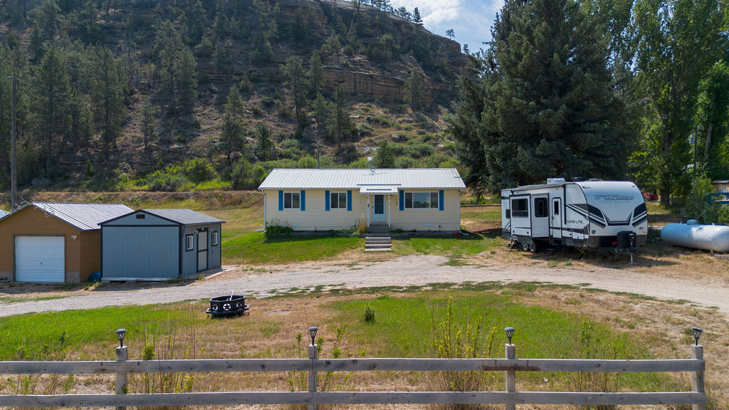 Property Photo:  131 Carbonado Road  MT 59041 