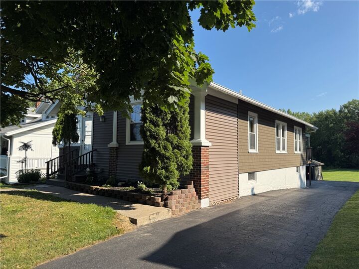 Property Photo:  891 County Road 4 Road  NY 14456 