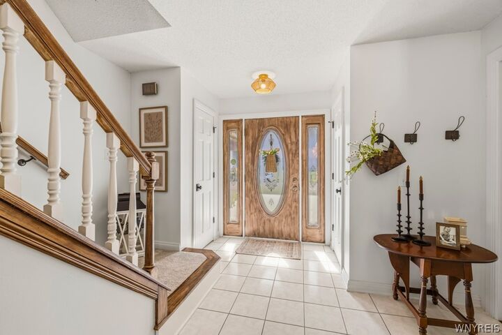 Property Photo:  5533 Twilight Lane  NY 14094 