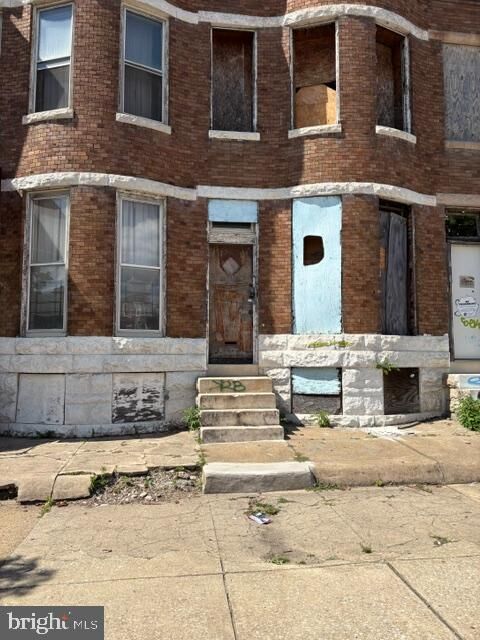 Property Photo: 2006 W North Avenue MD 21217