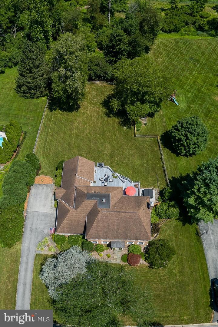 Property Photo:  614 Thorncroft Drive  PA 19380 