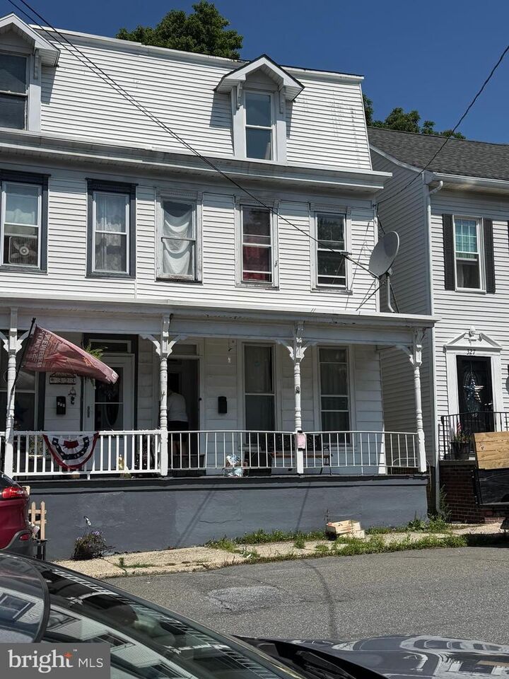 Property Photo:  325 W Coal Street  PA 17965 