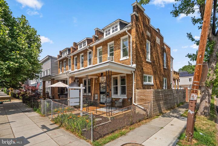 Property Photo:  1678 Montello Avenue NE  DC 20002 