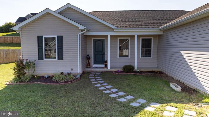 Property Photo:  812 Duckwoods Lane  WV 25403 