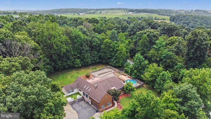Property Photo:  70 Deer Lane  PA 17532 