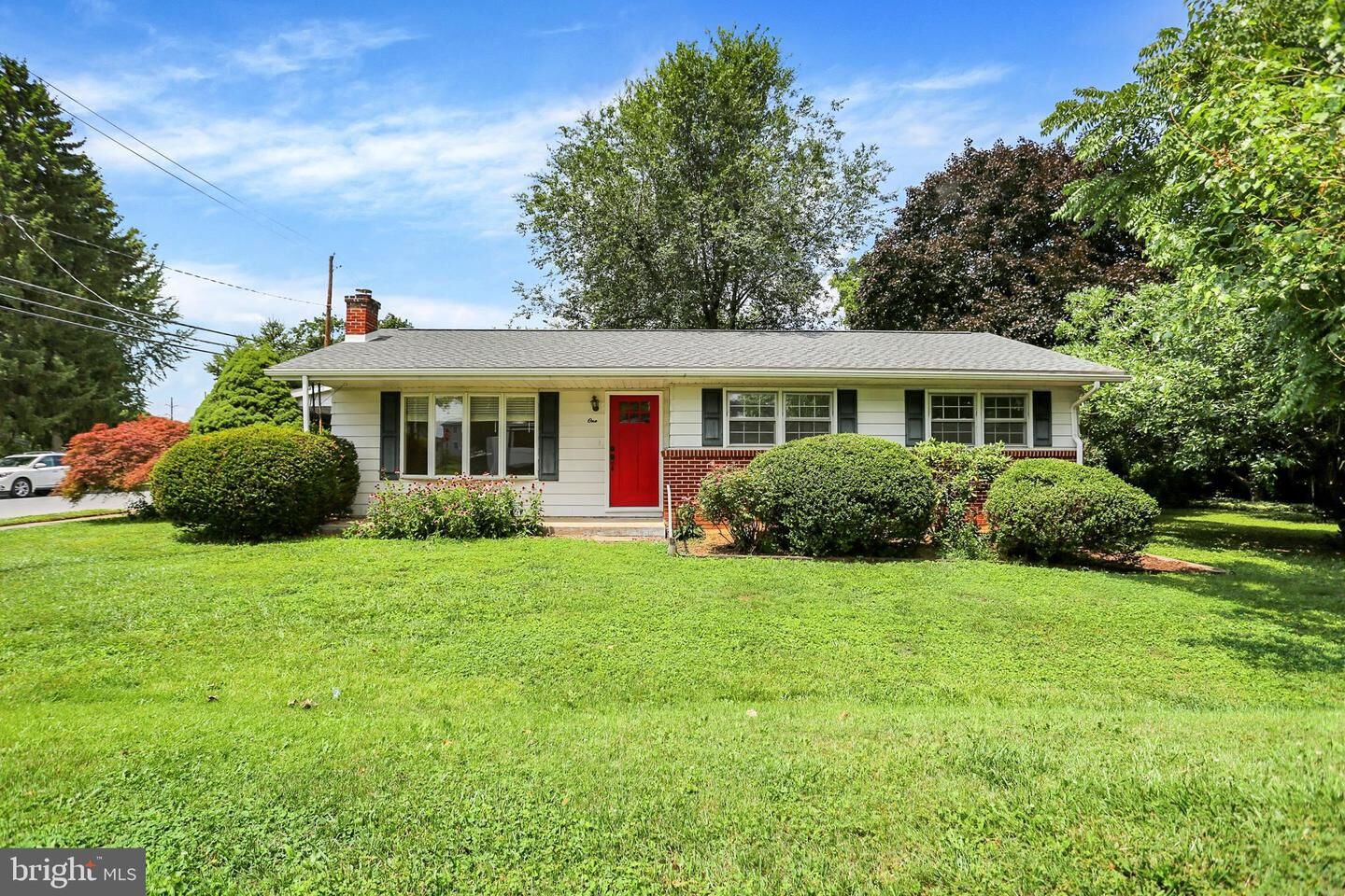 Property Photo:  1 E Woodland Drive  PA 17055 