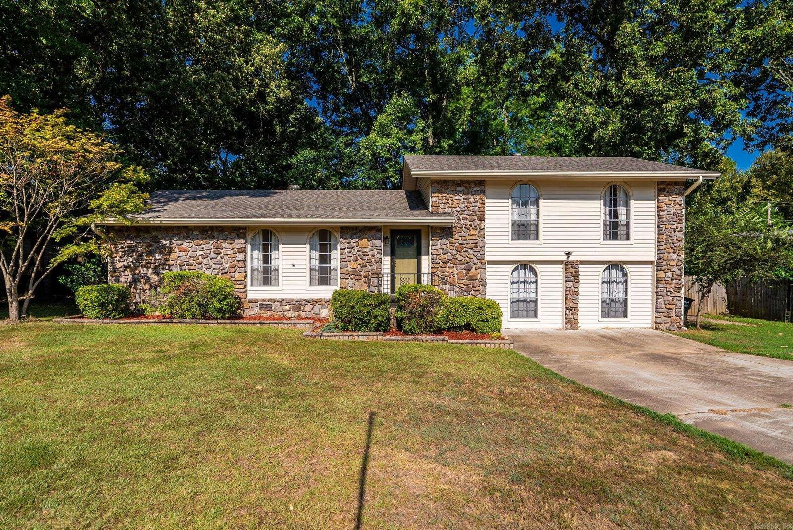 Property Photo: 1212 N Jeff Davis Street AR 72116