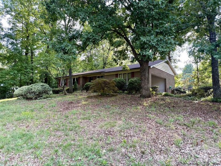 Property Photo:  2207 Billy Street  NC 28083 