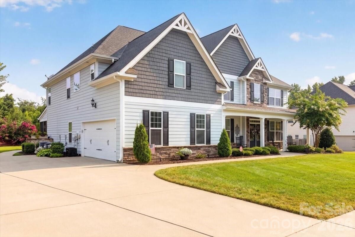 Property Photo: 10515 Sweethaven Lane NC 28075