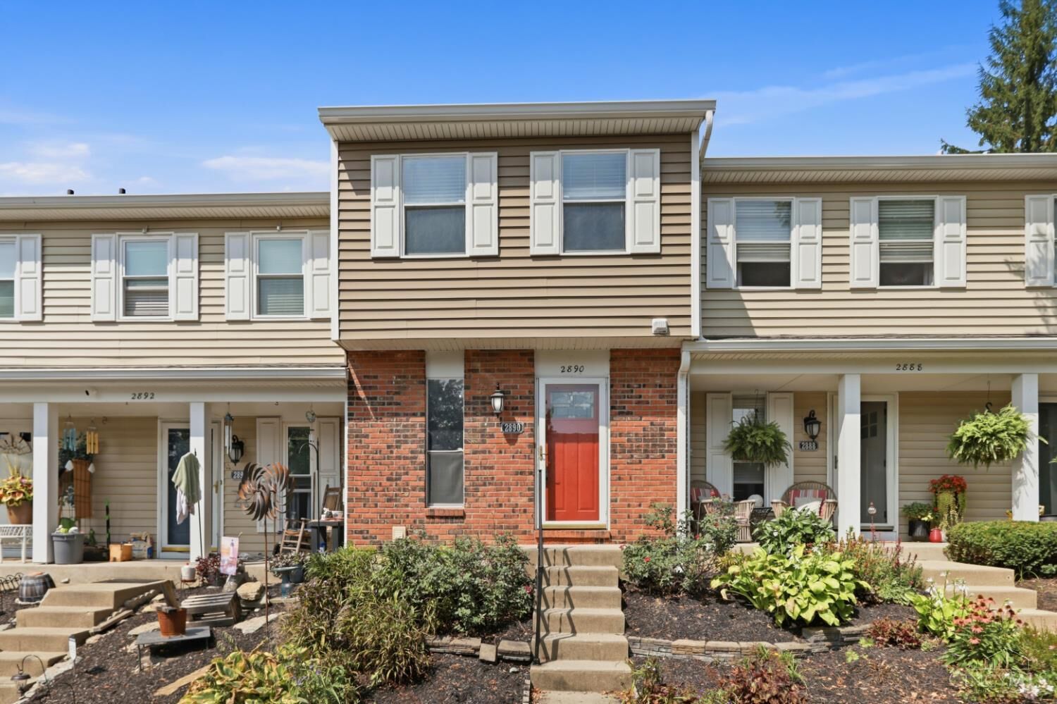 Property Photo:  2890 Millbank Row  OH 45039 