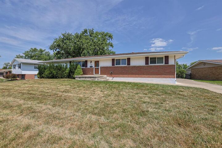 Property Photo: 1061 Cottage Court Drive OH 45324