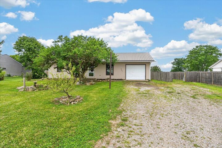 Property Photo:  7725 White Oak NE Road  OH 43106 