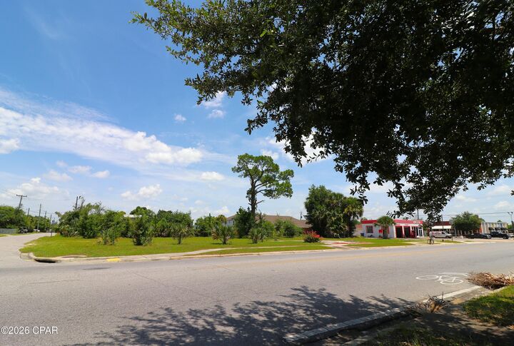 Property Photo: 14 W 11th Street FL 32401