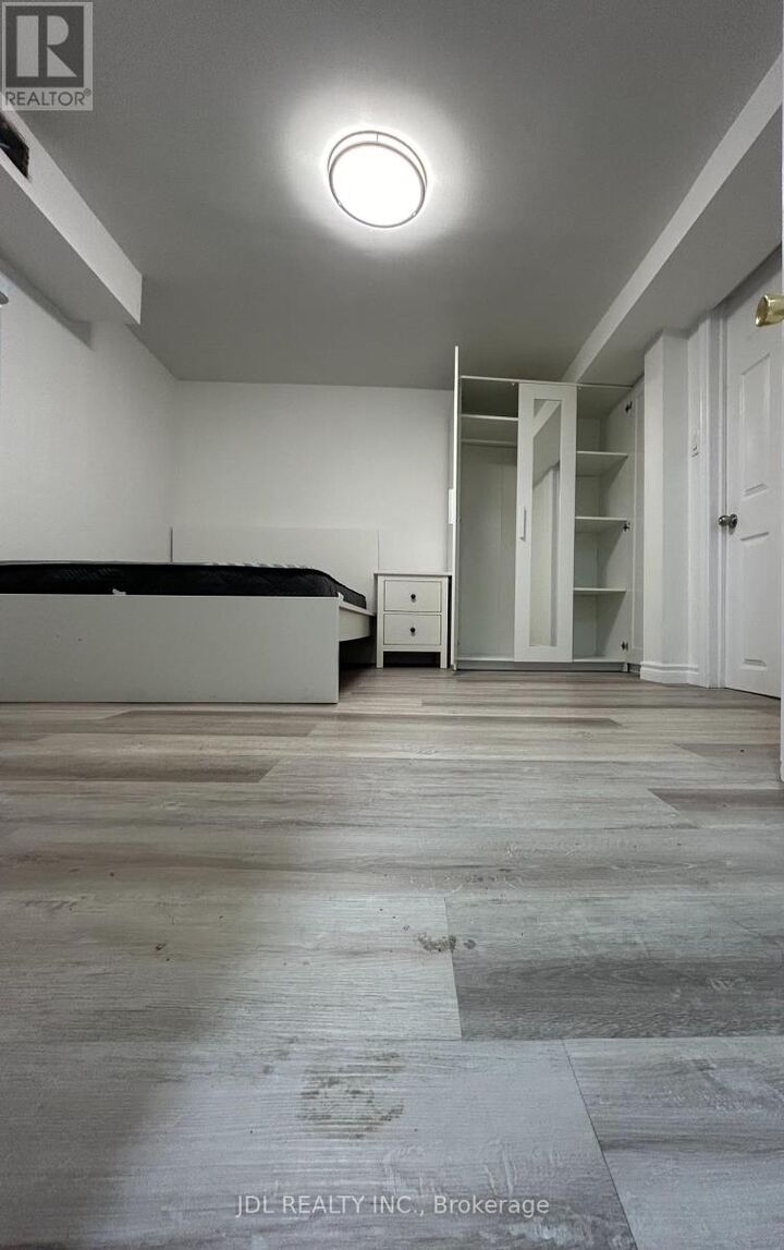 Property Photo: 4 Fitzroy Terr Terrace ON M5T 2K3