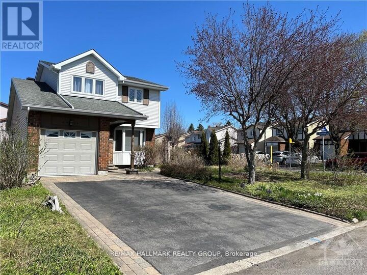 Property Photo:  6417 Loire Drive  ON K1C 3H1 