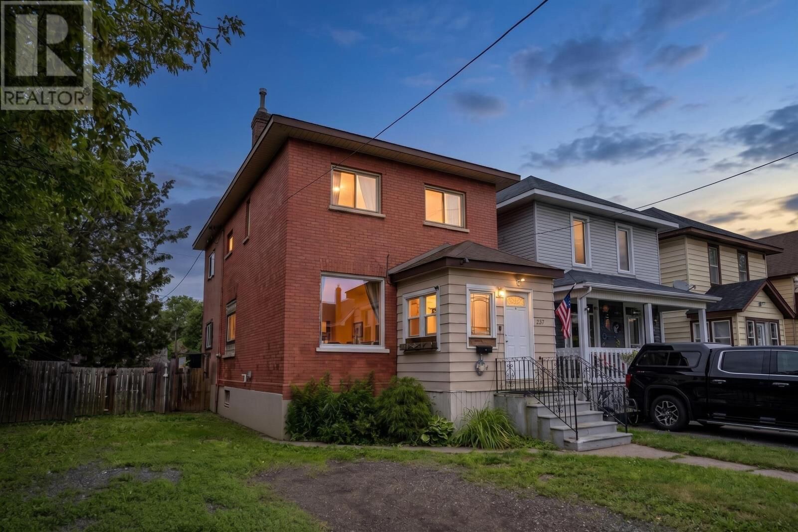 Property Photo:  237 Finlayson St  ON P7C 2K8 