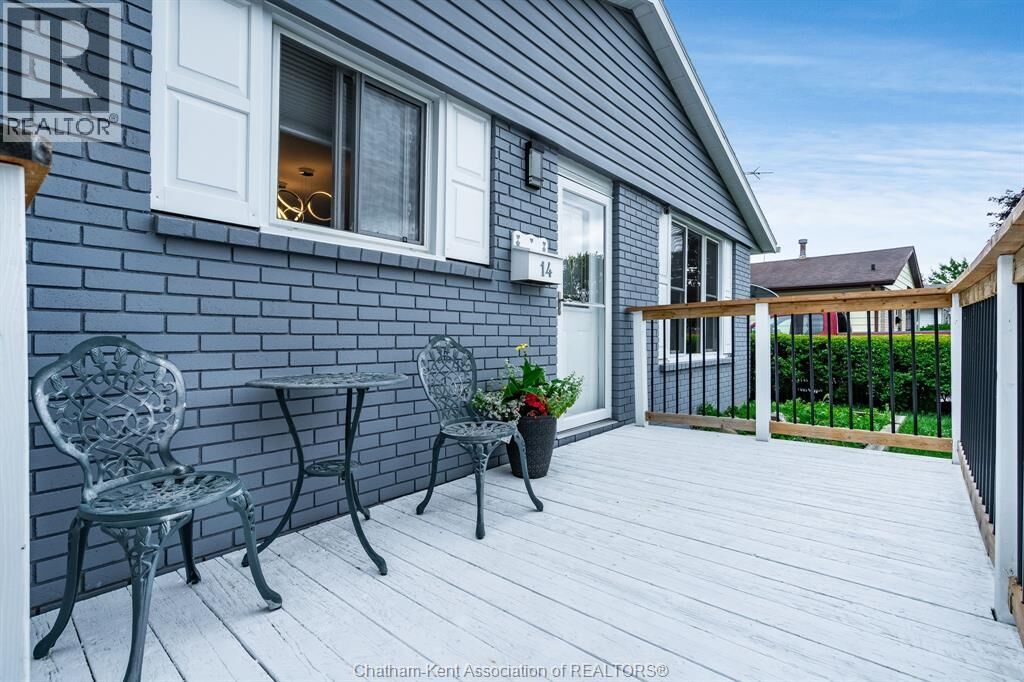 Property Photo:  14 Greenbriar Trail  ON N8A 4V4 