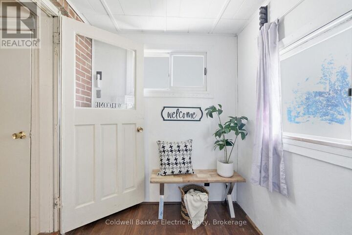 Property Photo:  1228 Kenneth Avenue  ON K9J 5P9 