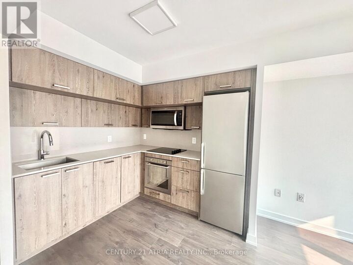 Property Photo:  50 McCaul St Street 811  ON M5T 1V9 