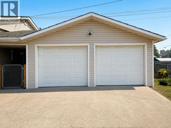Photo de la propriété: 9615 96 Street BC V1J 3N7