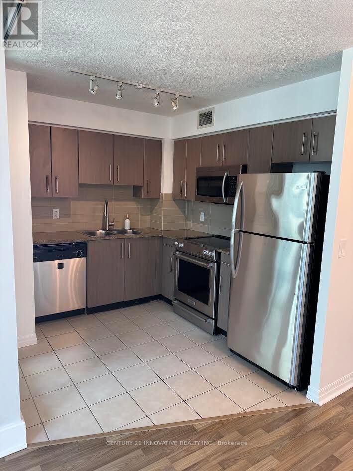 Property Photo: 12 Yonge Street 1602 ON M5E 1Z9