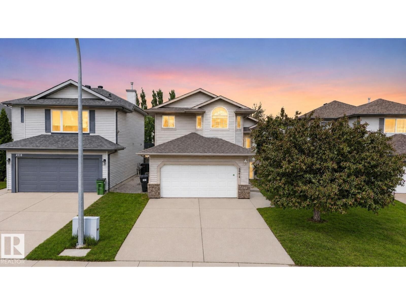 Property Photo: 4914 152A Av NW AB T5Y 3C1