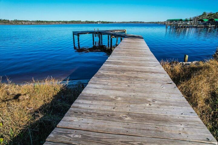 Property Photo: 2737 Bay Club Drive FL 32566