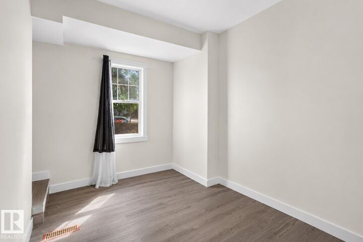 Property Photo: 9124 119 Avenue NW AB T8T 0C7