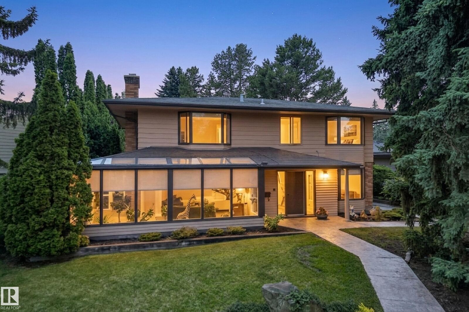 Property Photo:  13803 91 Avenue NW  AB T5R 4X8 