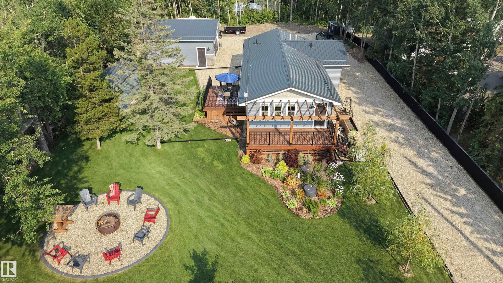 Property Photo: 55107 Rge Road 33 701 AB T0E 0A0