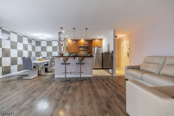 Property Photo:  1150 W St Georges C31  NJ 07036 