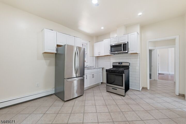 Property Photo:  478 Summer Ave 2  NJ 07104 