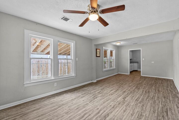 Property Photo: 5103 New Orleans Street TX 77020