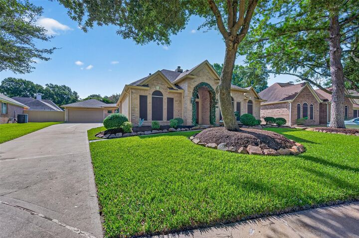 Property Photo: 16311 Drystone Lane TX 77095