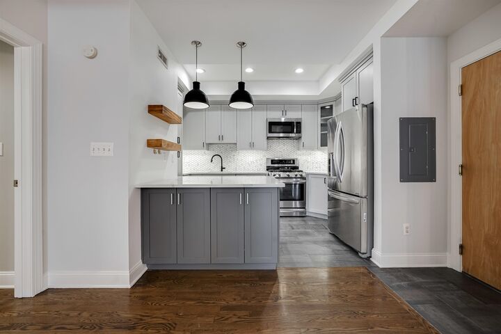 Property Photo: 829 Washington St 5 NJ 07030