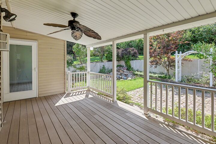 Property Photo:  18 Weaver Drive  IA 52501 